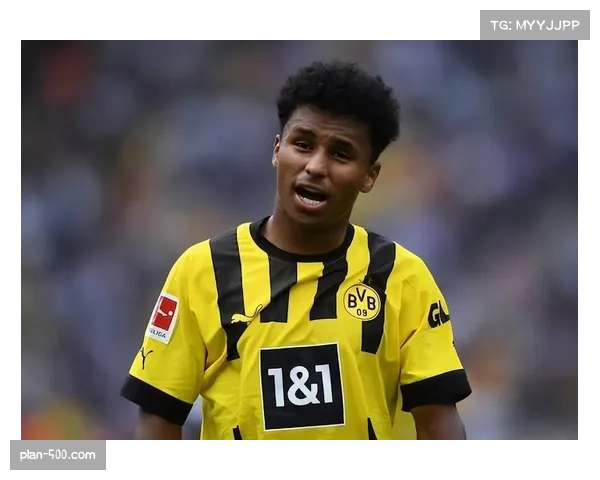 阿德耶米情绪管理再引争议,多特边锋职业生涯面临十字路口